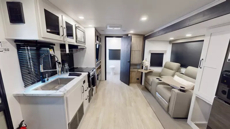 2420RBS Floorplan Main Room